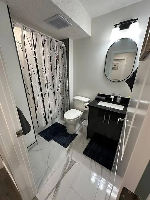 The Urban Nest Villa Calgary Canada